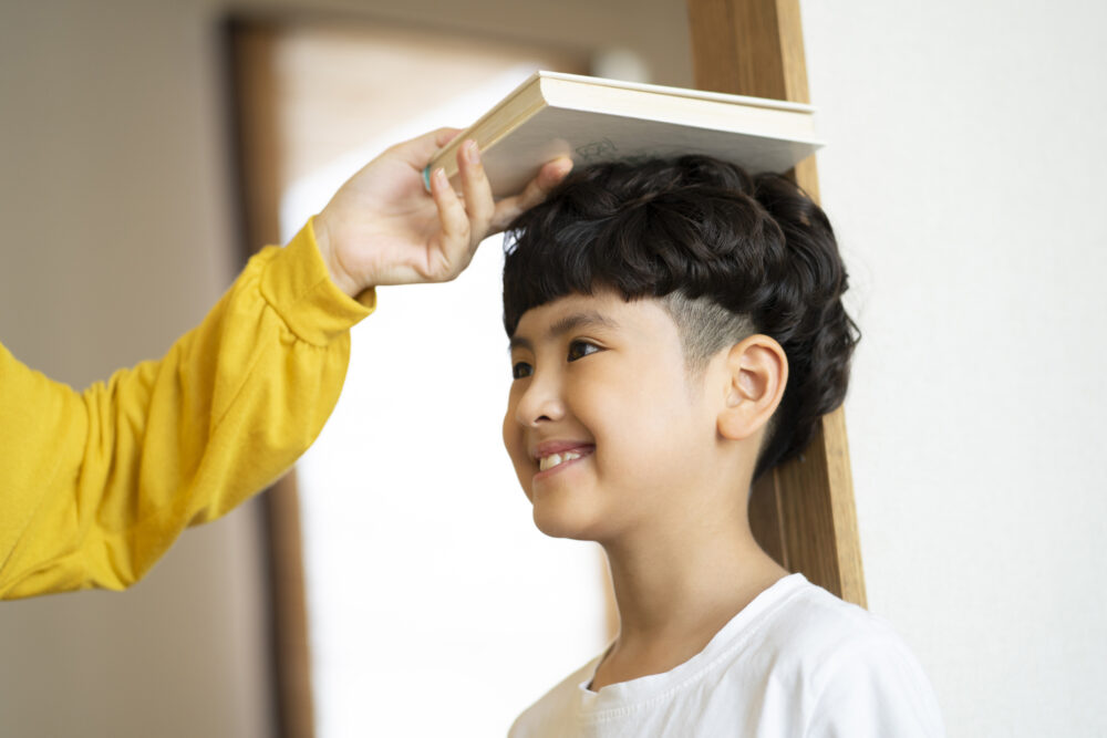 子どもの背の伸びが気になる…もしかして「低身長」？